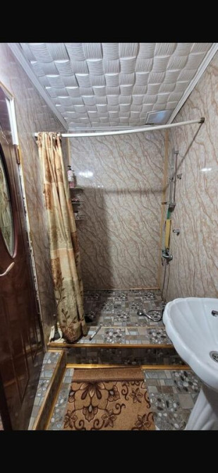 Дом, 80 м², 2 комнаты, Агентство недвижимости, Старый ремонт Бишкек - изображение 2