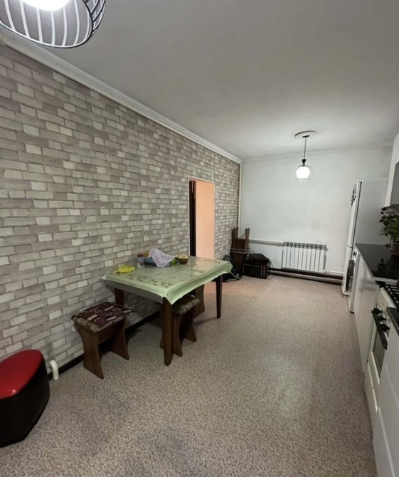 Полдома, 94 м², 2 комнаты, Собственник Бишкек - изображение 1