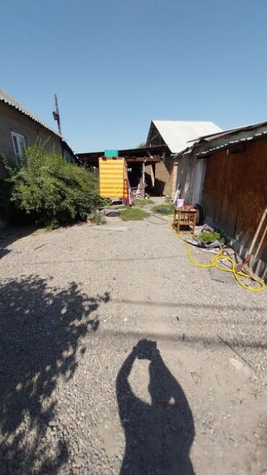 Дом, 57 м², 2 комнаты, Риэлтор, Старый ремонт Bishkek - photo 1