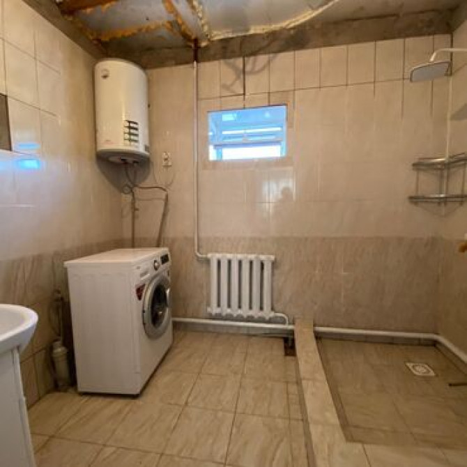 Дом, 80 м², 2 комнаты, Агентство недвижимости, Старый ремонт Бишкек - сүрөт 3