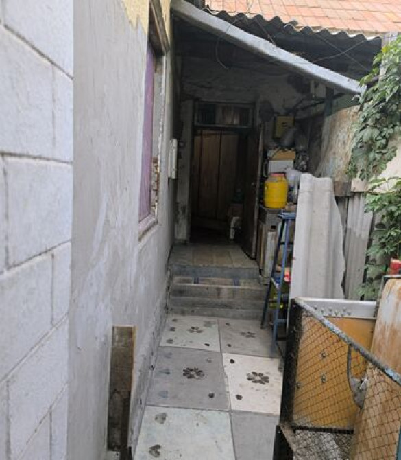 Барачный, 44 м², 2 комнаты, Собственник, Старый ремонт Бишкек - сүрөт 1