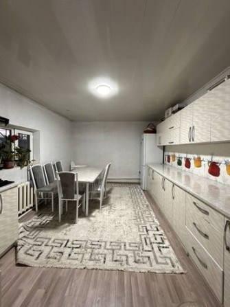 Дом, 240 м², 5 комнат, Собственник, Косметический ремонт Бишкек - сүрөт 2
