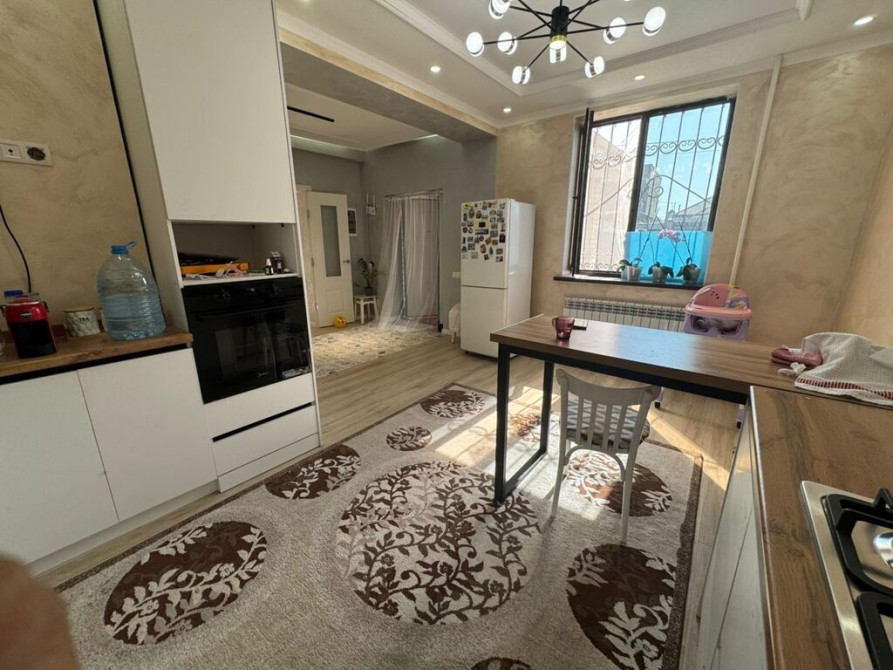 Дом, 140 м², 5 комнат, Собственник Бишкек - изображение 1