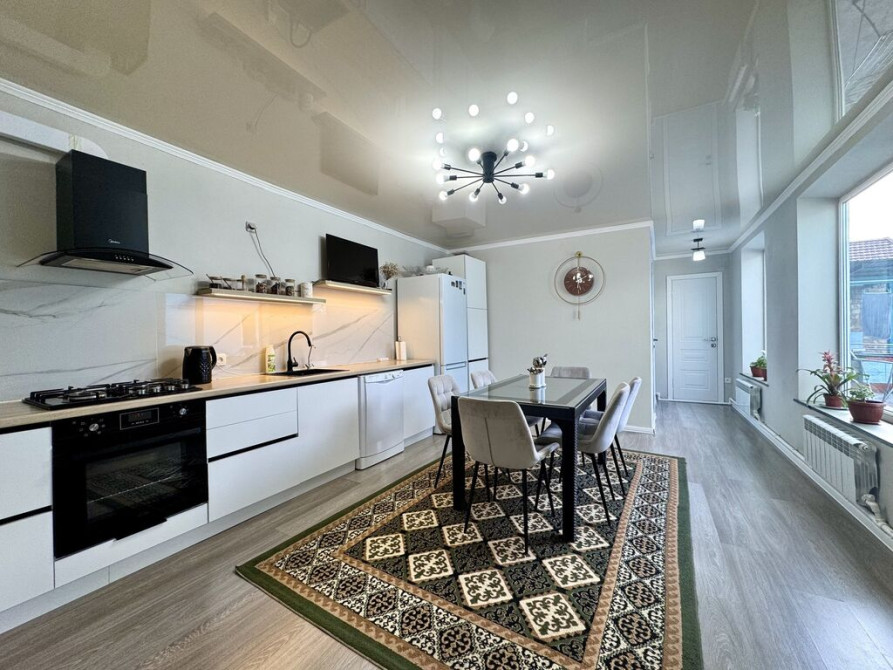 Дом, 152 м², 5 комнат, Агентство недвижимости, Евроремонт Bishkek - photo 1