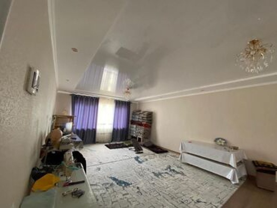 Просторная квартира с продуманной планировкой, включающей гостиную Бишкек - изображение 3