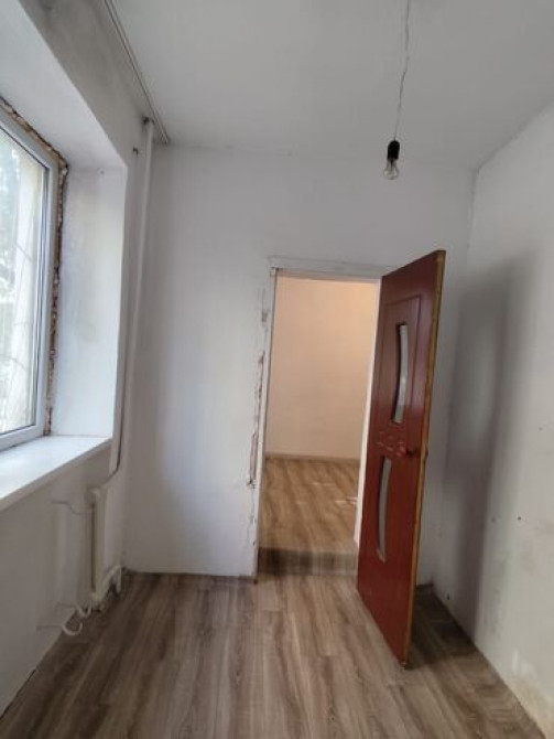 2 комнаты, 16 м², Малосемейка, 1 этаж, Старый ремонт Бишкек - изображение 1