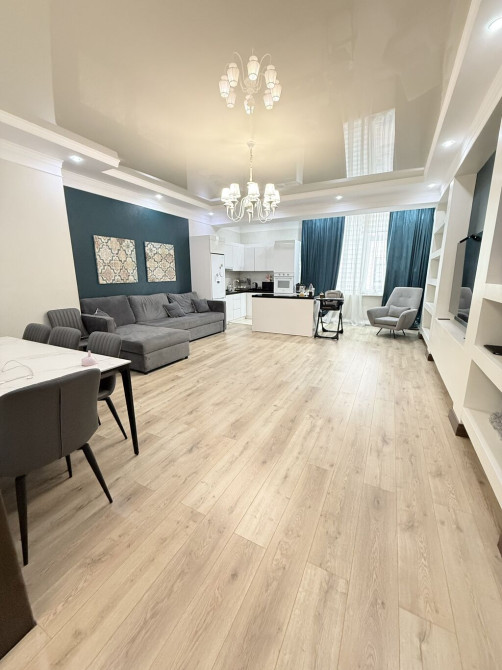 3 комнаты, 120 м², Элитка, 9 этаж, Дизайнерский ремонт Бишкек - изображение 1