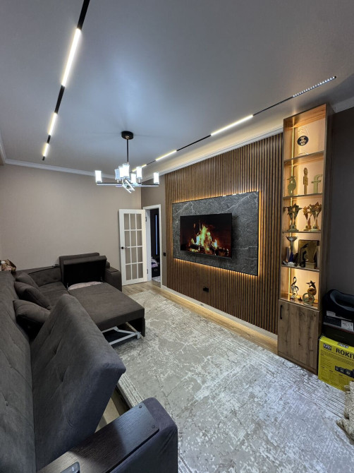 2 комнаты, 50 м², Элитка, 1 этаж, Дизайнерский ремонт Бишкек - изображение 1