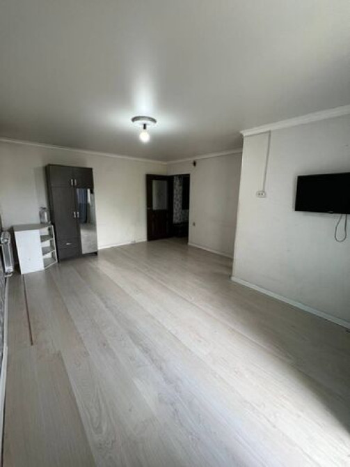 1 комната, 30 м², Хрущевка, 4 этаж, Косметический ремонт Бишкек - сүрөт 2