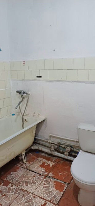 1 комната, 32 м², 104 серия, 1 этаж, Старый ремонт Бишкек - изображение 3