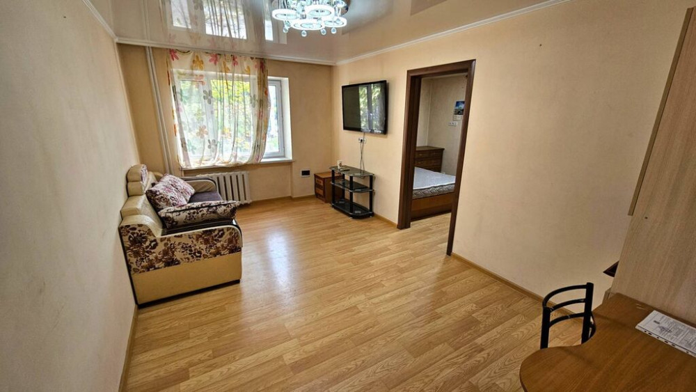 2 комнаты, 45 м², Индивидуалка, 2 этаж, Евроремонт Бишкек - изображение 1