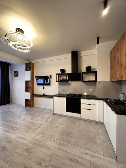 2 комнаты, 60 м², Элитка, 11 этаж, Косметический ремонт Бишкек - изображение 2