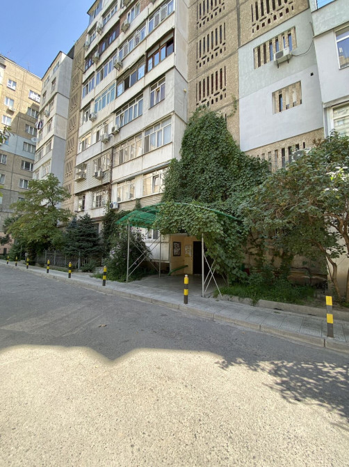 3 комнаты, 82 м², 106 серия, 1 этаж, Косметический ремонт Bishkek - photo 1