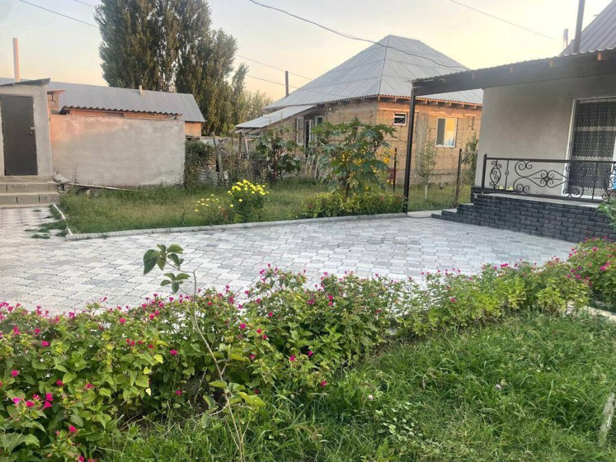 Дом, 100 м², 5 комнат, Агентство недвижимости Бишкек - изображение 1