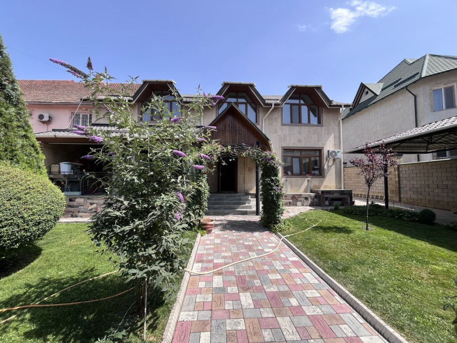 Дом, 335 м², 5 комнат, Риэлтор, Евроремонт Бишкек - сүрөт 1