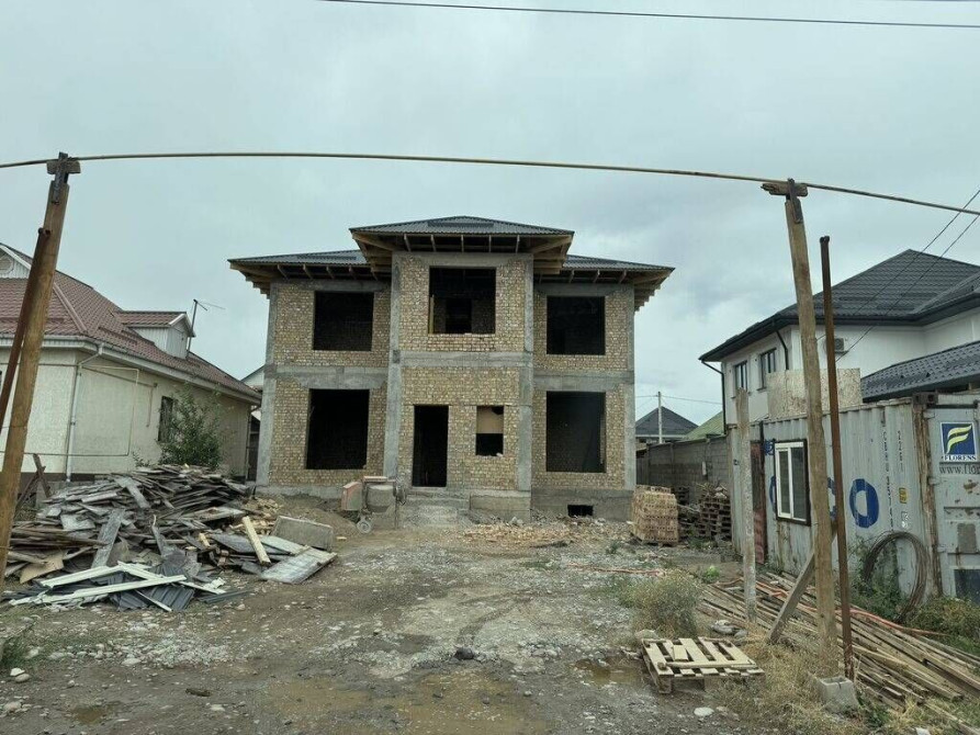 Дом, 180 м², 5 комнат, Агентство недвижимости, ПСО (под самоотделку) Bishkek - photo 1