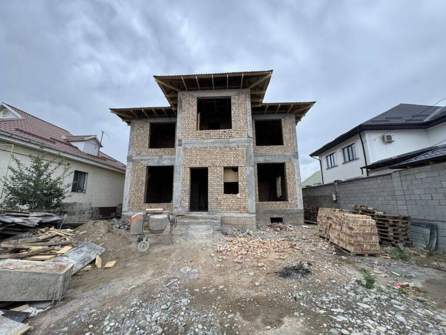 Дом, 180 м², 5 комнат, Агентство недвижимости, ПСО (под самоотделку) Бишкек - изображение 1
