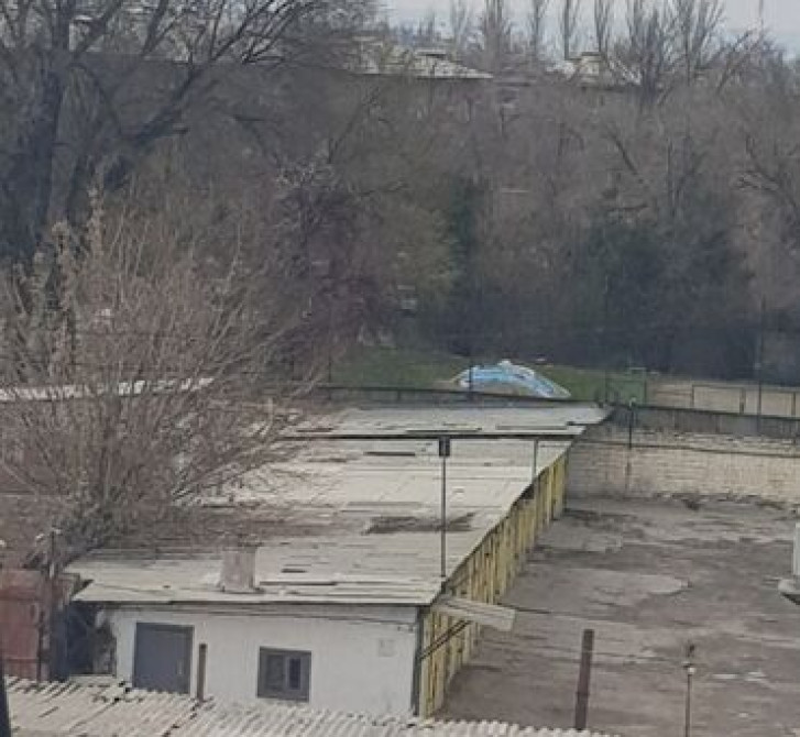 18 м², Кирпичный | Смотровая яма, Охрана, Подвал, погреб Бишкек - сүрөт 2