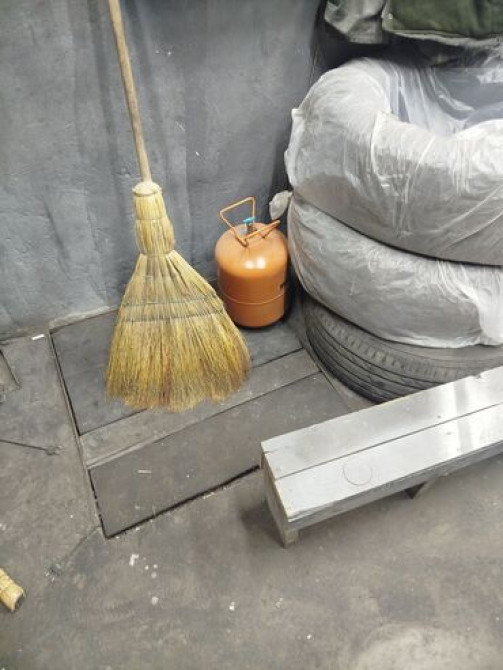 35 м², Кирпичный | Смотровая яма, Охрана, Подвал, погреб Бишкек - сүрөт 3