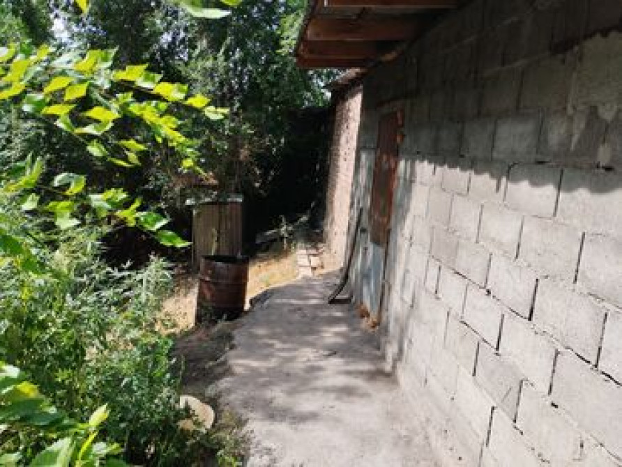 120 м², Кирпичный | Смотровая яма, Охрана, Подвал, погреб Бишкек - сүрөт 6