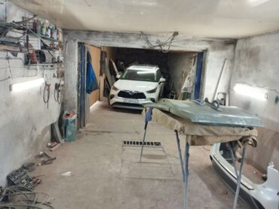 120 м², Кирпичный | Смотровая яма, Охрана, Подвал, погреб Бишкек - сүрөт 4