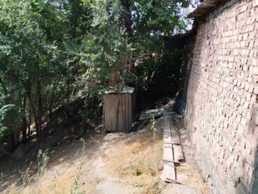 120 м², Кирпичный | Смотровая яма, Охрана, Подвал, погреб Бишкек - сүрөт 7