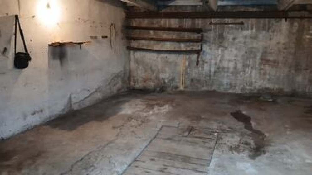 1 м², Кирпичный, Бетонный | Смотровая яма, Охрана, Подвал, погреб Бишкек - сүрөт 3