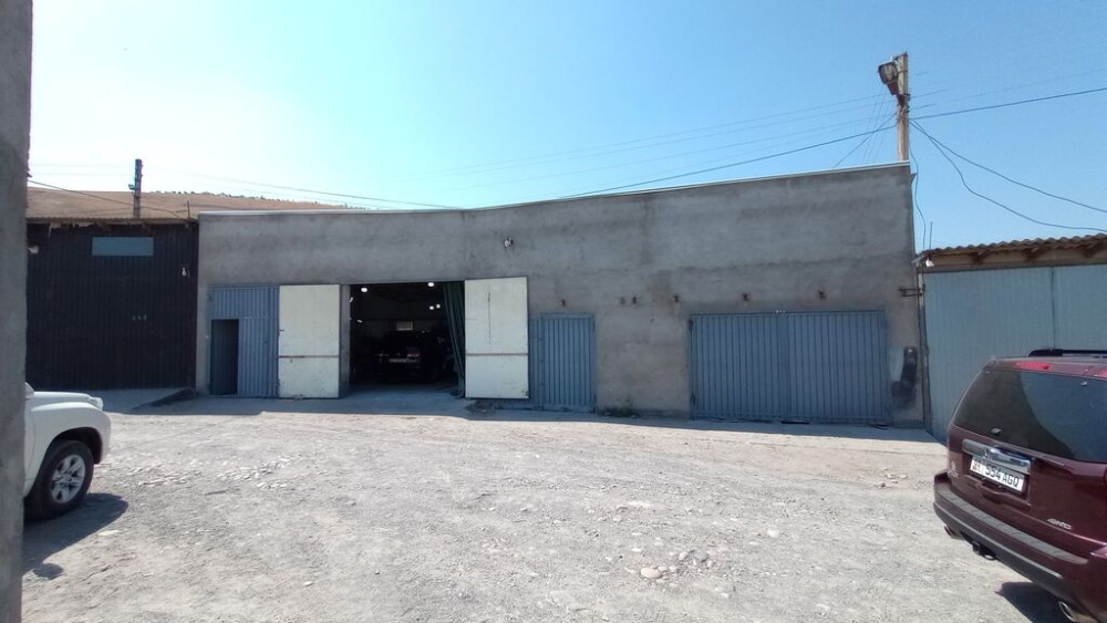 200 м², Кирпичный, Бетонный | Охрана Bishkek - photo 1