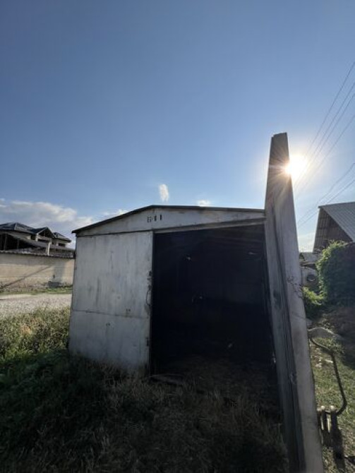 Срочно продается Гараж, длинна 6 метров, ширина 3 метра, состояние как Бишкек - сүрөт 2