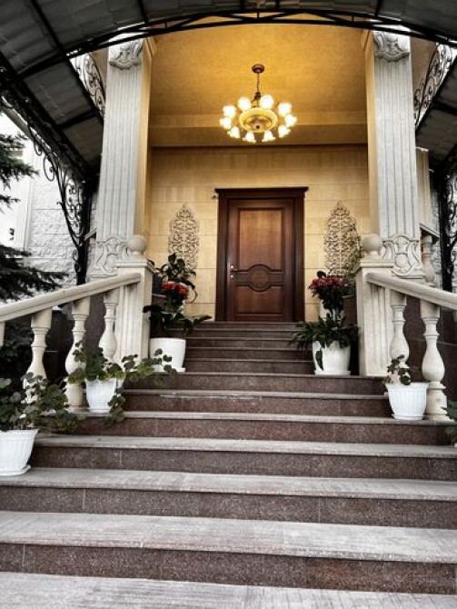 Дом, 565 м², 6 комнат, Агентство недвижимости, Евроремонт Bishkek - photo 1