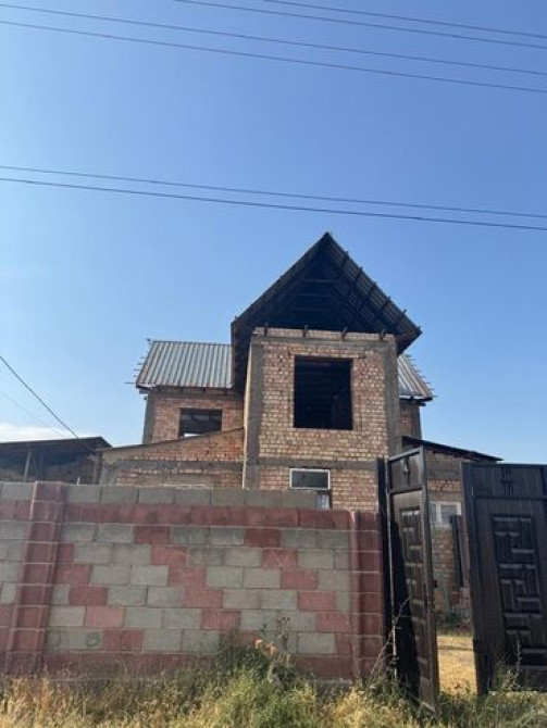 Дом, 180 м², 6 комнат, Собственник, ПСО (под самоотделку) Бишкек - сүрөт 1