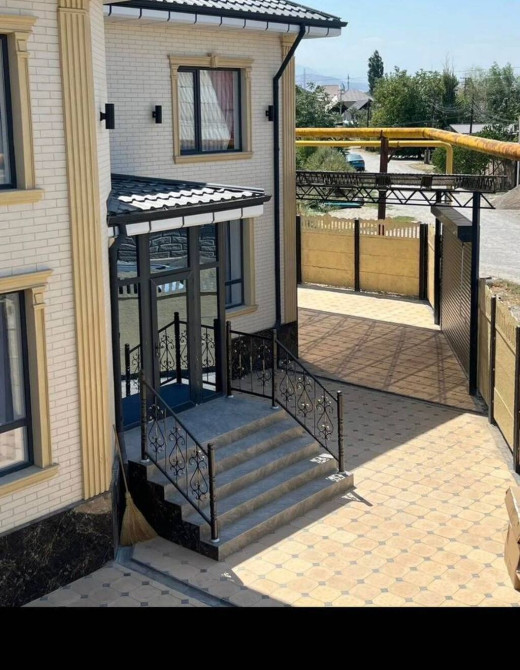 Дом, 176 м², 6 комнат, Агентство недвижимости, Евроремонт Бишкек - сүрөт 1