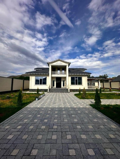 Дом, 300 м², 6 комнат, Риэлтор, ПСО (под самоотделку) Бишкек - сүрөт 1