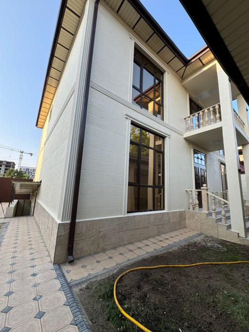 Дом, 260 м², 6 комнат, Собственник, Дизайнерский ремонт Бишкек - сүрөт 1