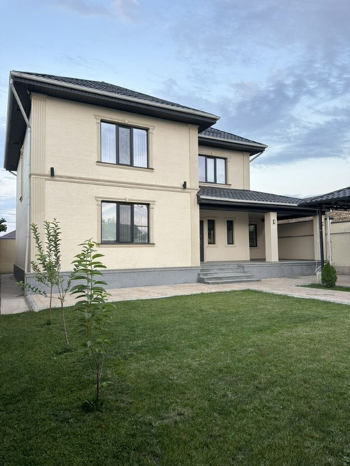 Дом, 200 м², 6 комнат, Собственник, Евроремонт Бишкек - сүрөт 1