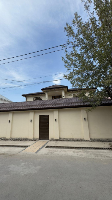 Дом, 260 м², 6 комнат, Агентство недвижимости, Дизайнерский ремонт Бишкек - сүрөт 1