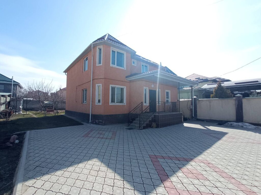 Дом, 172 м², 6 комнат, Агентство недвижимости, Косметический ремонт Бишкек - сүрөт 1