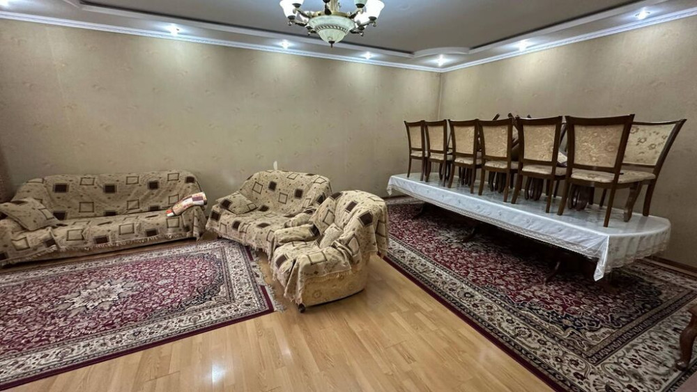 Дом, 240 м², 6 комнат, Агентство недвижимости, Косметический ремонт Bishkek - photo 1