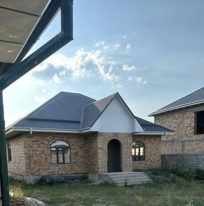 Дом, 120 м², 6 комнат, Собственник, ПСО (под самоотделку) Бишкек - сүрөт 1