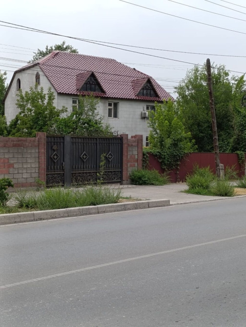 Дом, 226 м², 7 комнат, Агентство недвижимости, Старый ремонт Бишкек - сүрөт 1