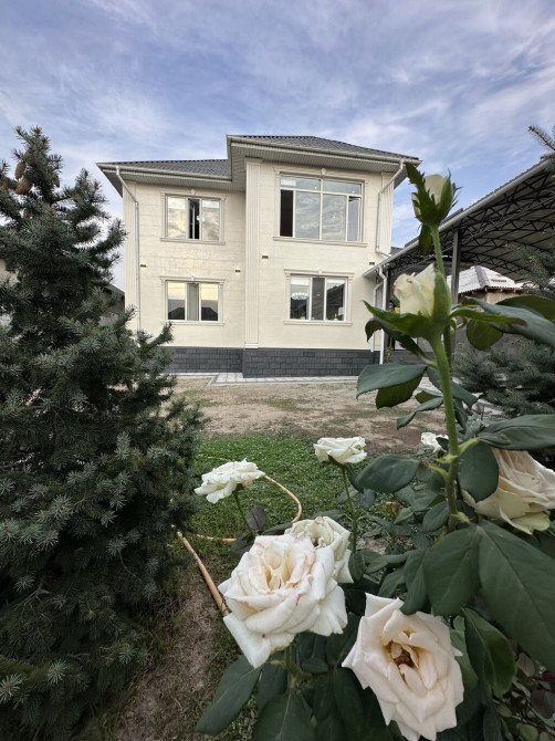 Дом, 180 м², 7 комнат, Риэлтор, Дизайнерский ремонт Бишкек - сүрөт 1