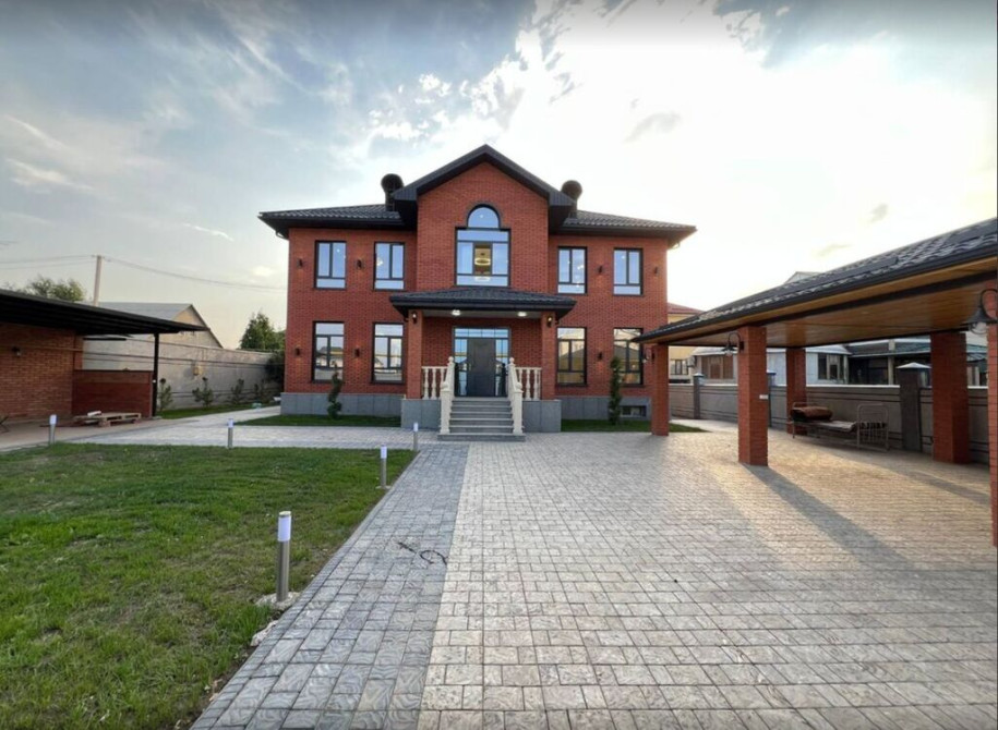 Дом, 360 м², 7 комнат, Агентство недвижимости, Дизайнерский ремонт Bishkek - photo 1