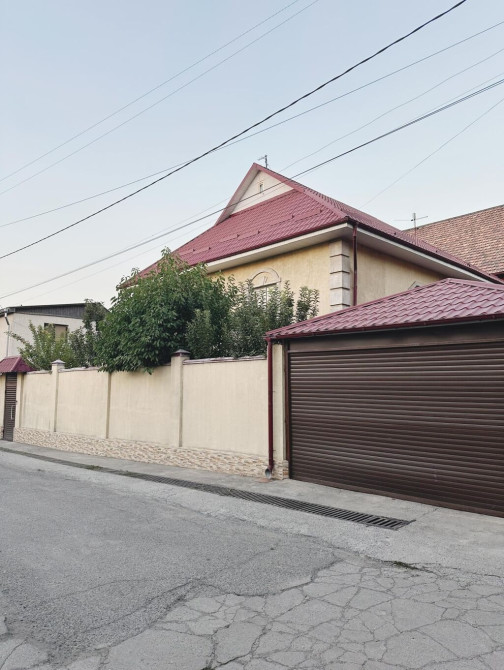 Дом, 216 м², 7 комнат, Риэлтор, Евроремонт Bishkek - photo 1