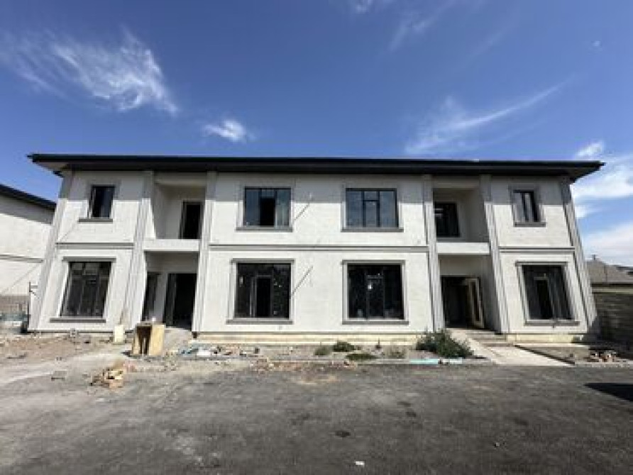 Таунхаус, 211 м², 7 комнат, Риэлтор, ПСО (под самоотделку) Bishkek - photo 1