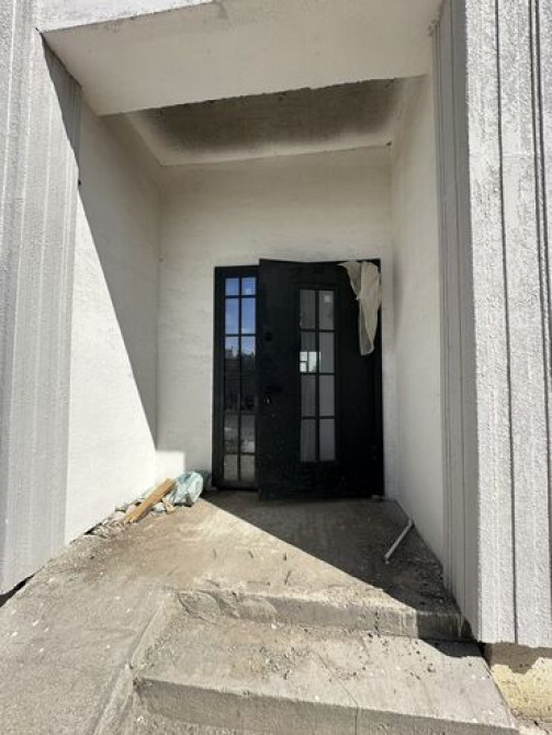 Таунхаус, 211 м², 7 комнат, Риэлтор, ПСО (под самоотделку) Bishkek - photo 2