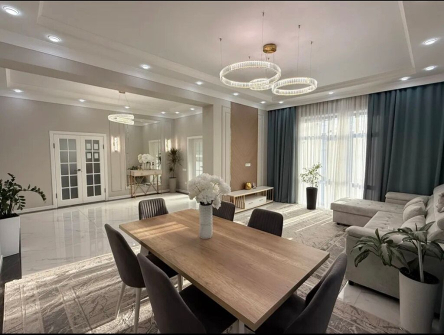 Дом, 250 м², 7 комнат, Агентство недвижимости, Евроремонт Bishkek - photo 1