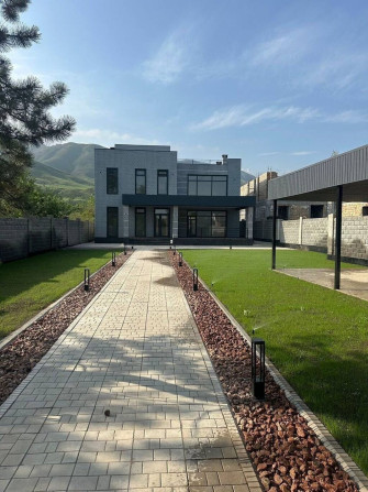 Дом, 344 м², 7 комнат, Риэлтор, ПСО (под самоотделку) Бишкек - сүрөт 1