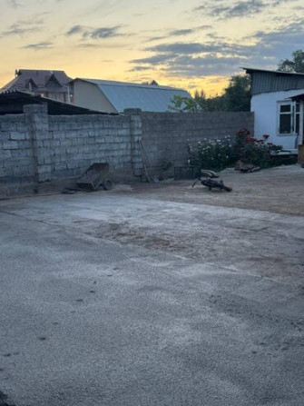 Времянка, 83 м², 7 комнат, Собственник, Старый ремонт Бишкек - сүрөт 3