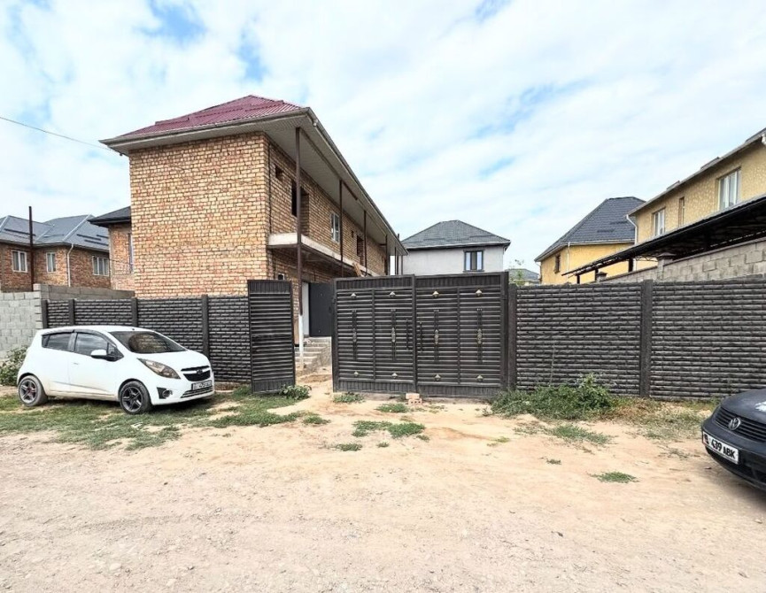 Дом, 200 м², 7 комнат, Риэлтор, Евроремонт Бишкек - сүрөт 1