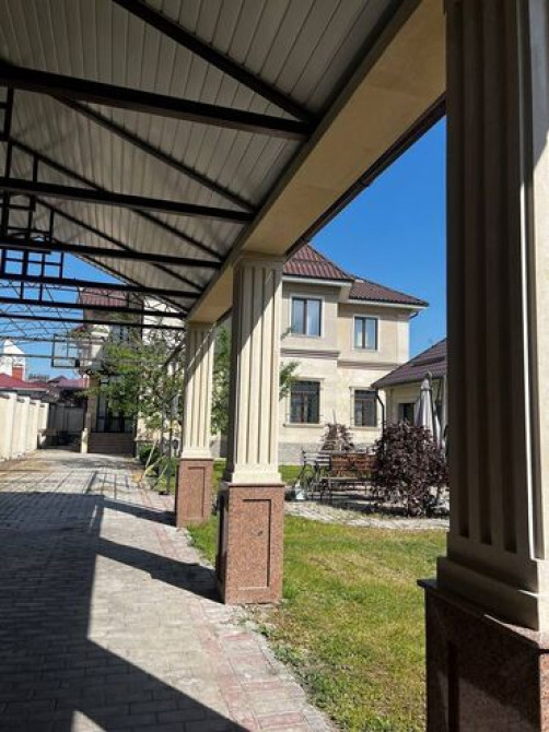 Дом, 300 м², 7 комнат, Риэлтор, Евроремонт Бишкек - сүрөт 1